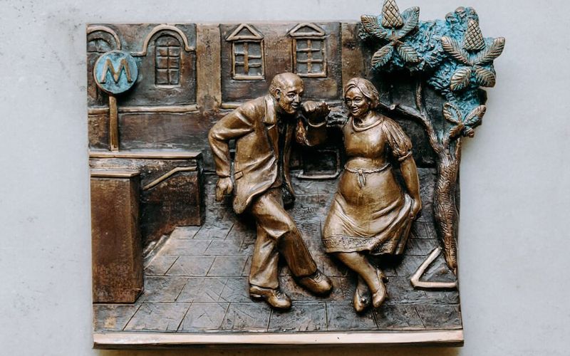 мініскульптурка проєкту Шукай