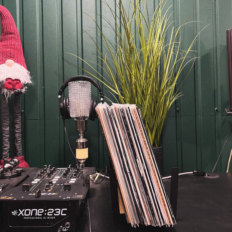 Entrall Music & Vinyl Room