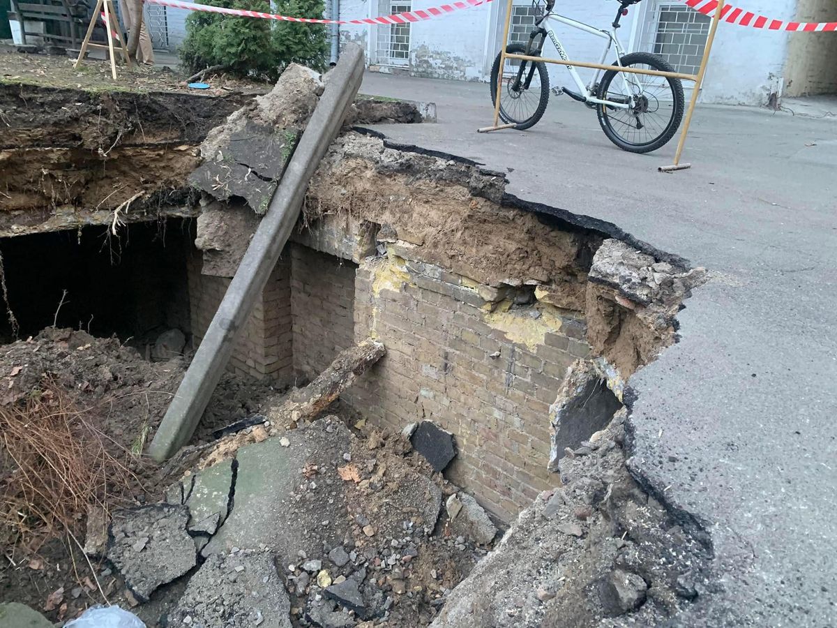 провал у Музейному провулку