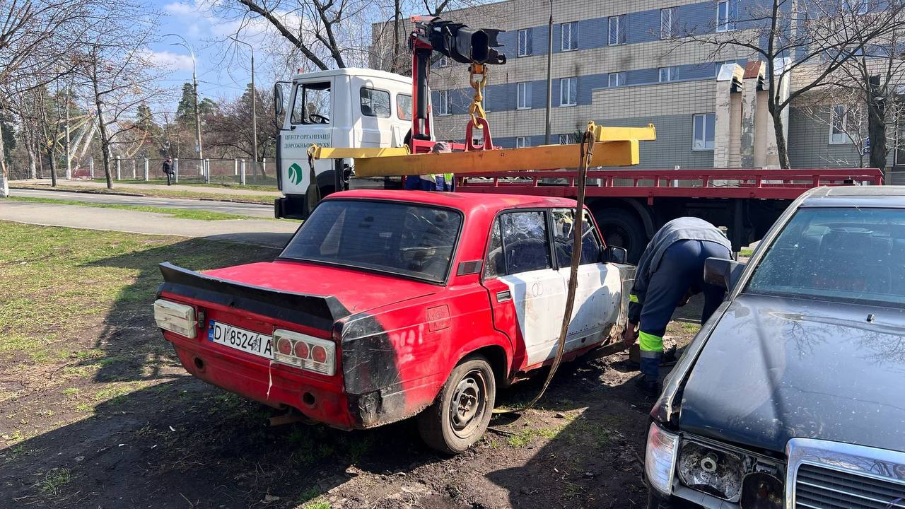 евакуація покинутих авто