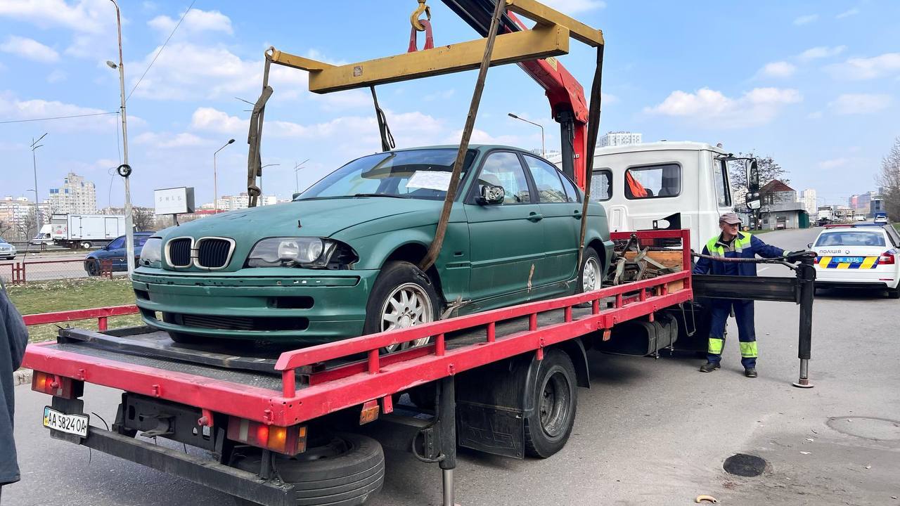 евакуація покинутих авто