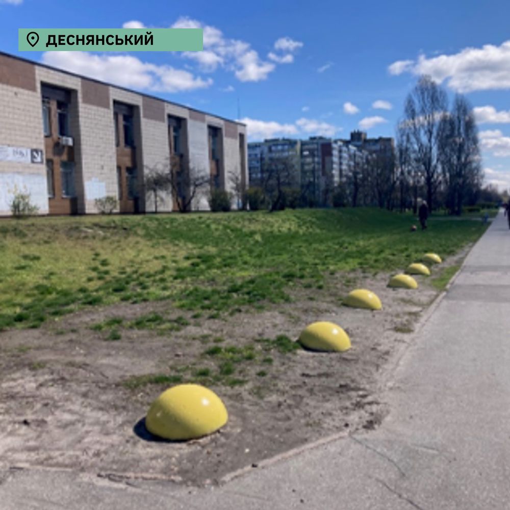 обмеження паркування на газонах