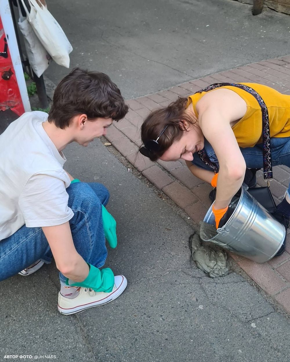 мозаїки в дорожніх ямах