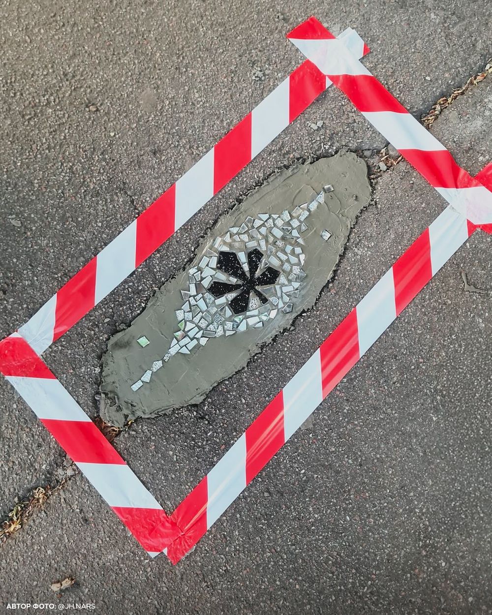 мозаїки в дорожніх ямах