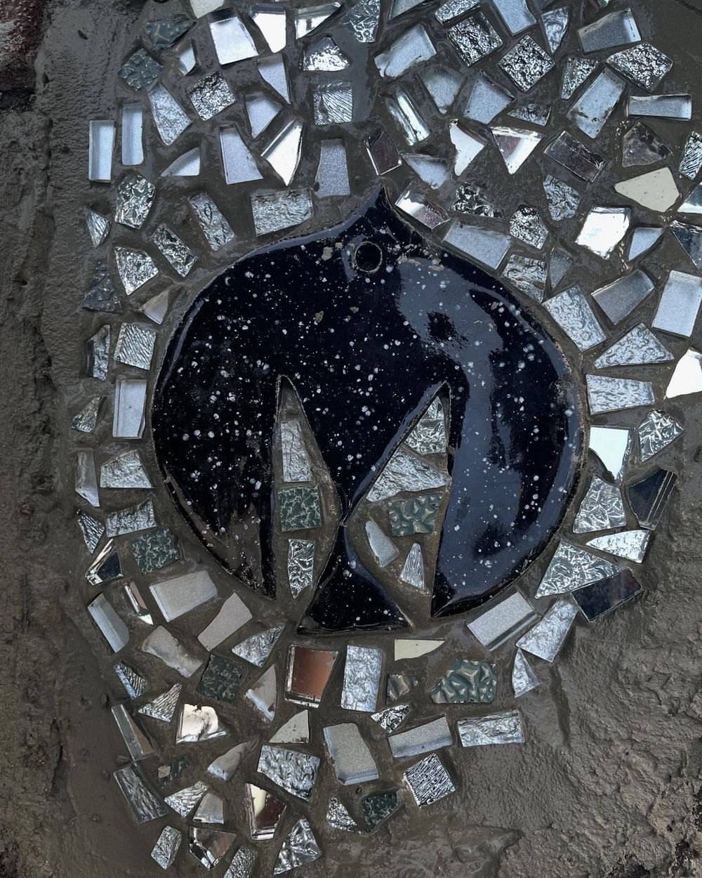 мозаїки в дорожніх ямах