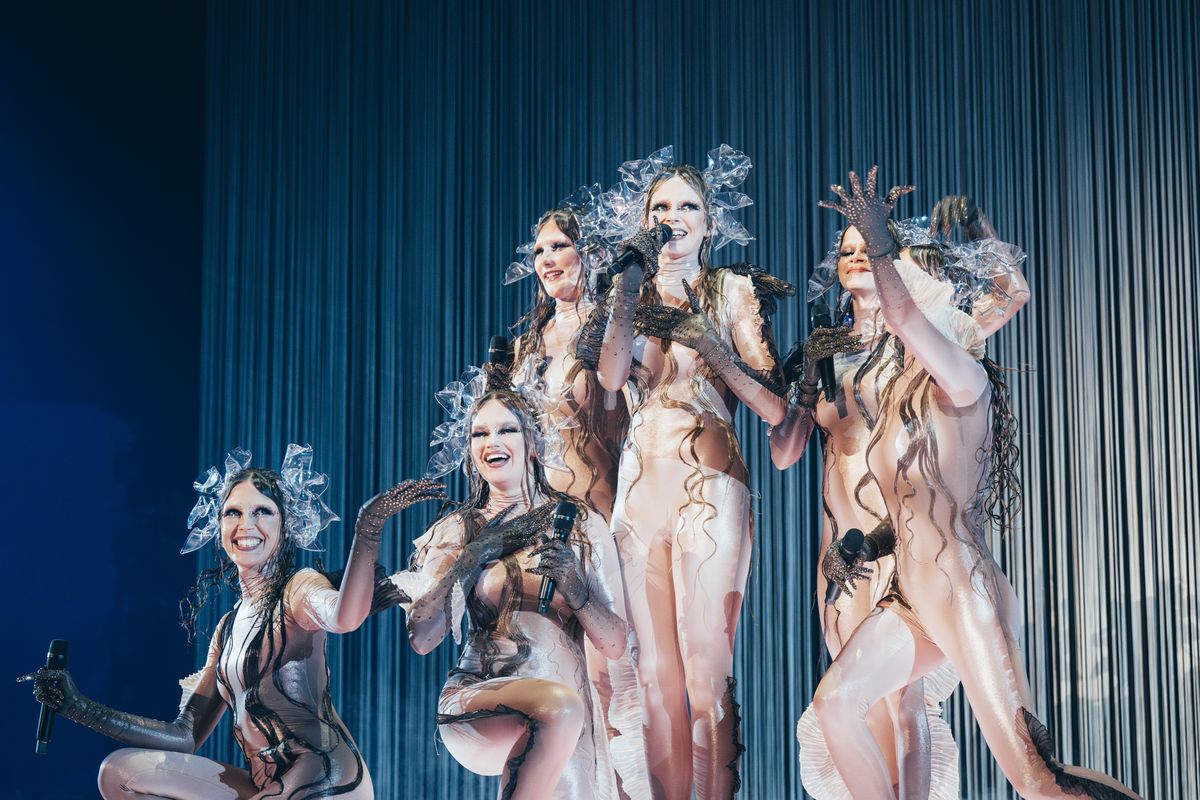 Латвія / Tautumeitas