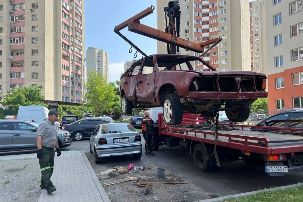 евакуація покинутих авто