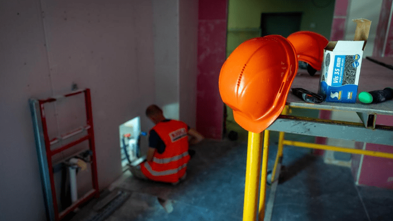 Монтаж нових інженерних мереж у сучасному корпусі