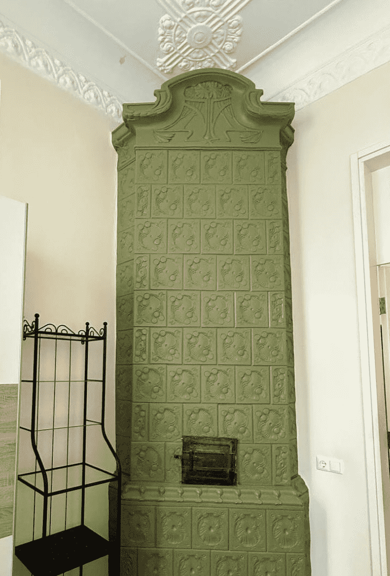 У Києві сторічний будинок пошкоджений негодою - триває ремонт