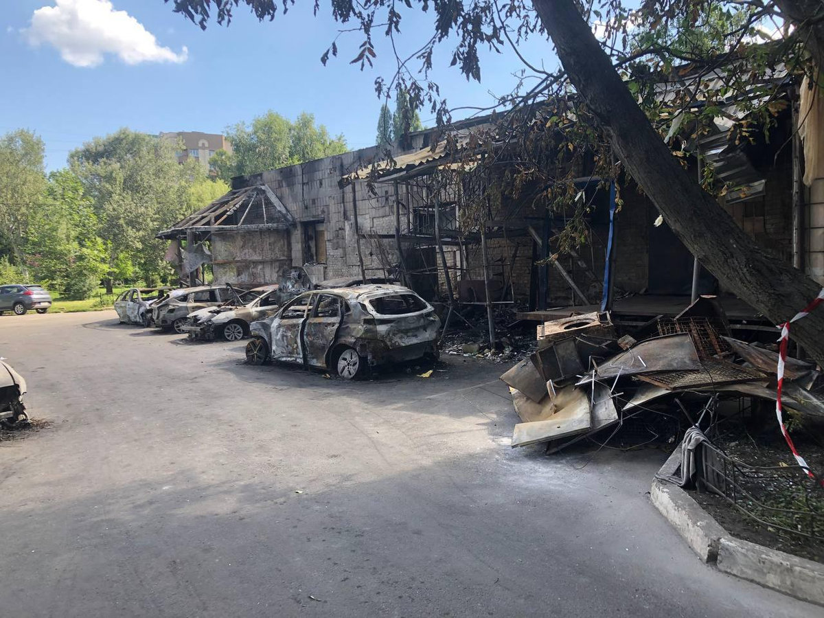 прибирання покинутих авто в Києві