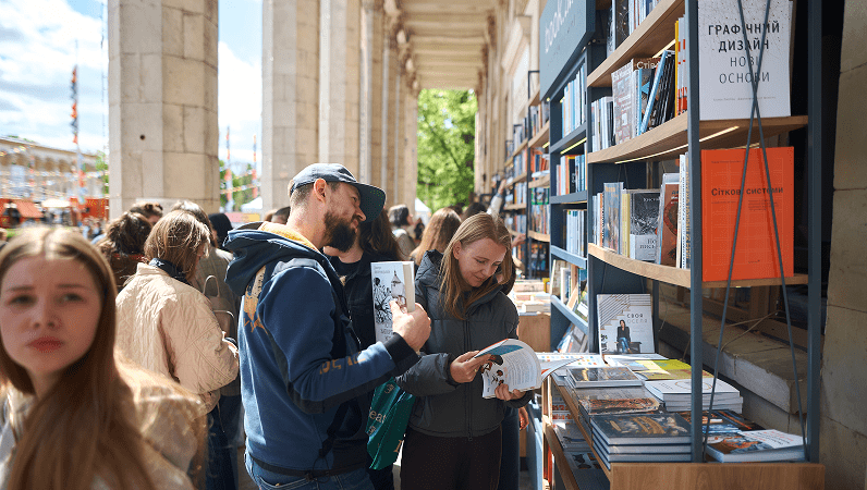 В Україні оберують переможців серед книжкових блогерів