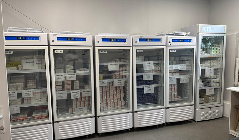 Операційна з сучасним обладнанням у медичному закладі