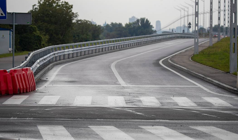 Подільський міст у Києві є найбільшим інфраструктурним об'єктом України