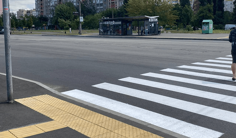 У Києві пішохідні переходи роблять безбар'єрними