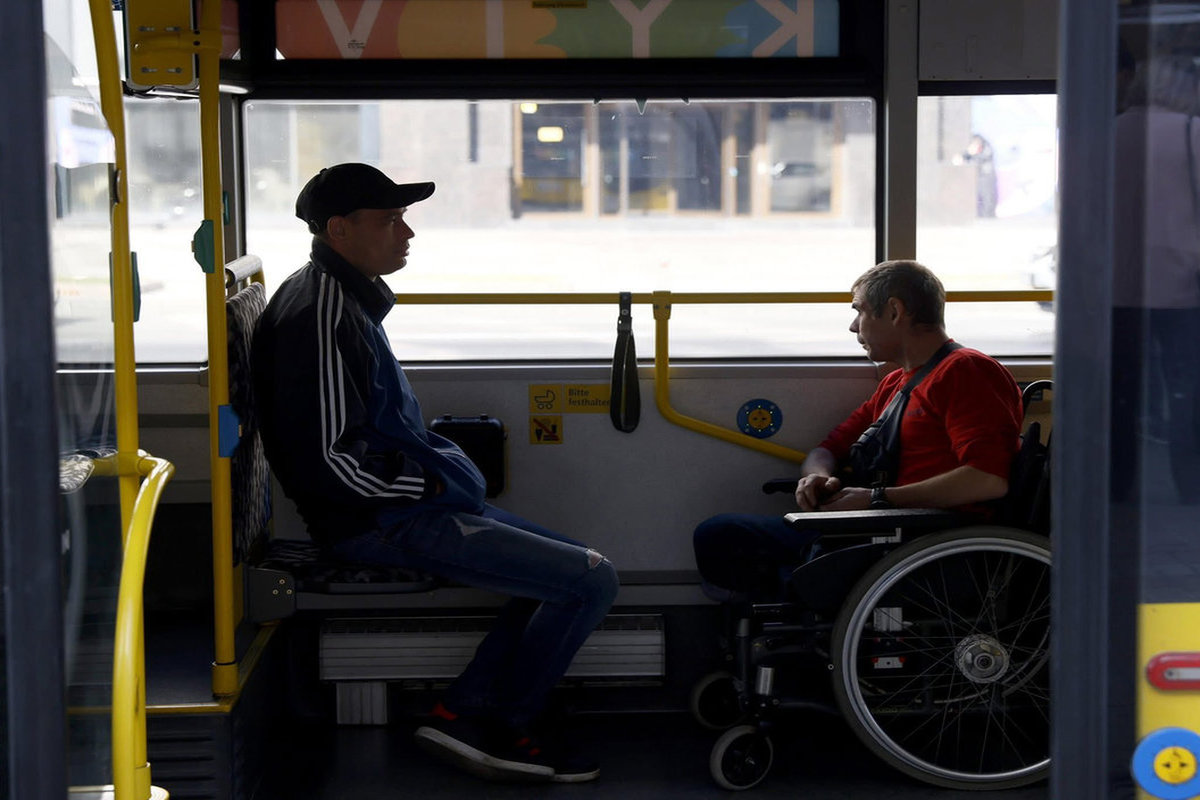 екскурсійний автобус