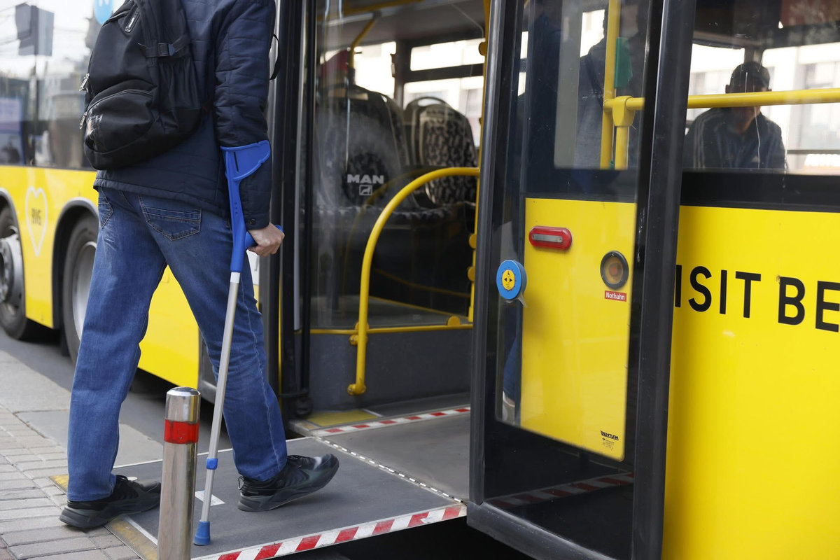 екскурсійний автобус