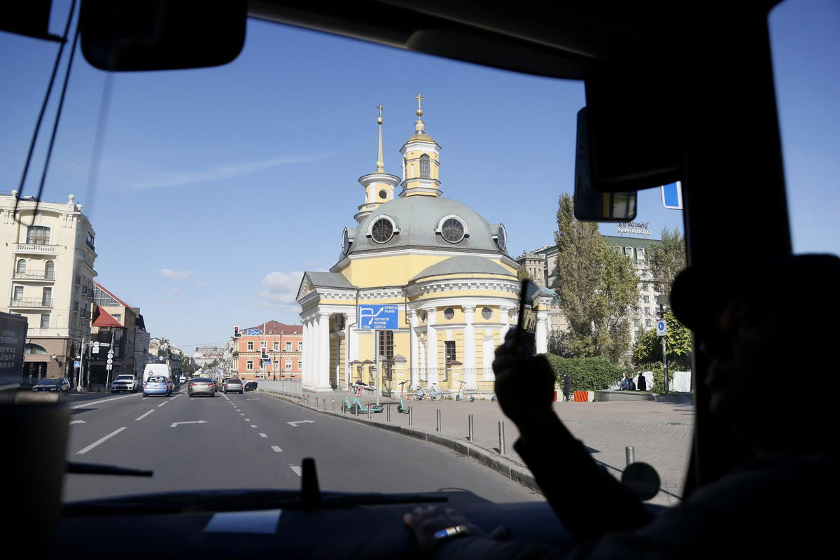 екскурсійний автобус