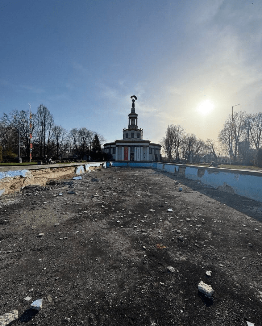 Оновлений басейн на ВДНГ: фото
