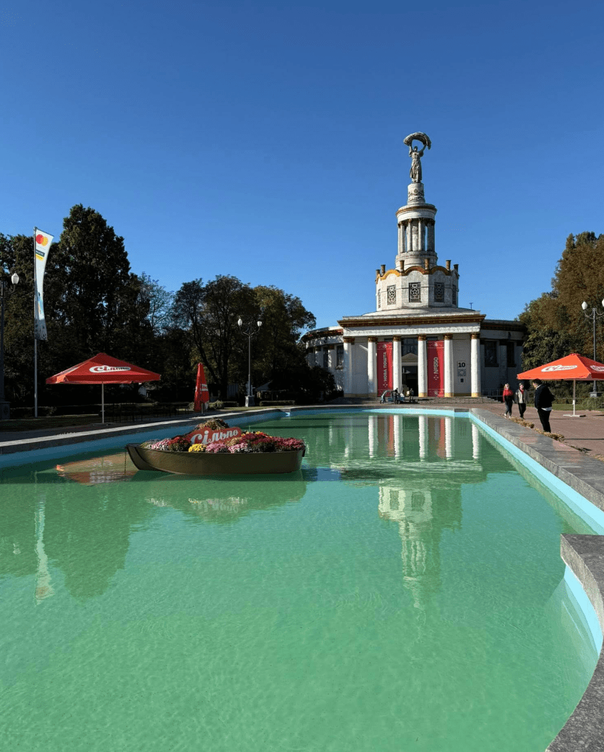 Як на ВДНГ оновили басейн: фото