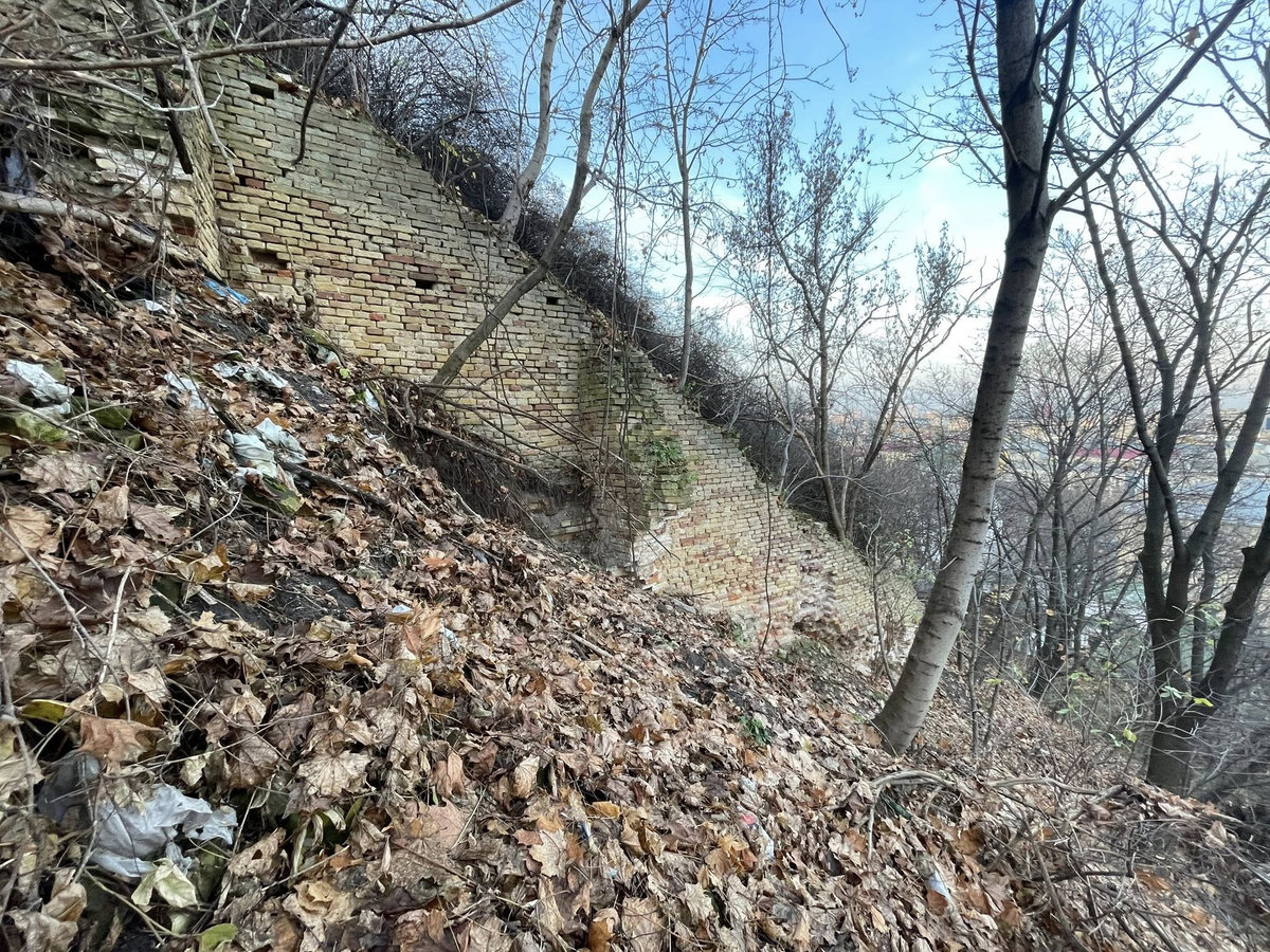 мури Флорівського монастиря