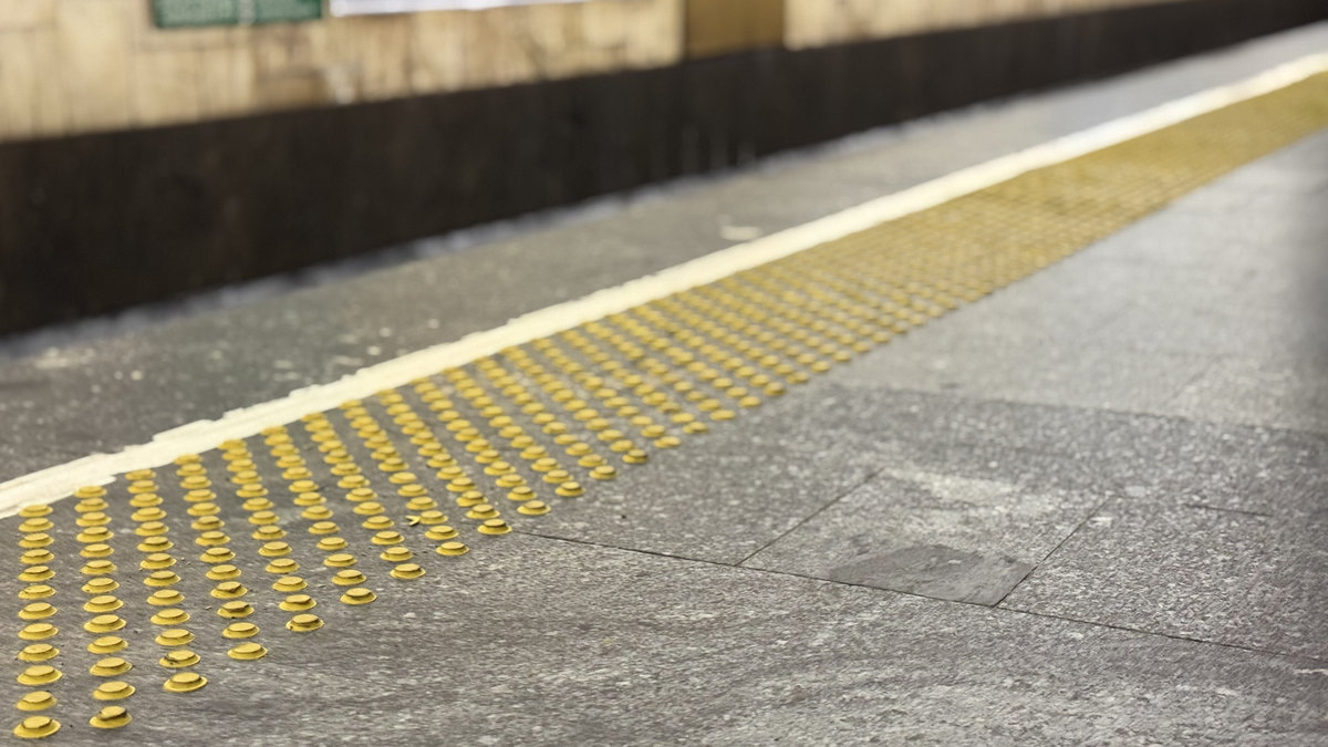 тактильна навігація в метро