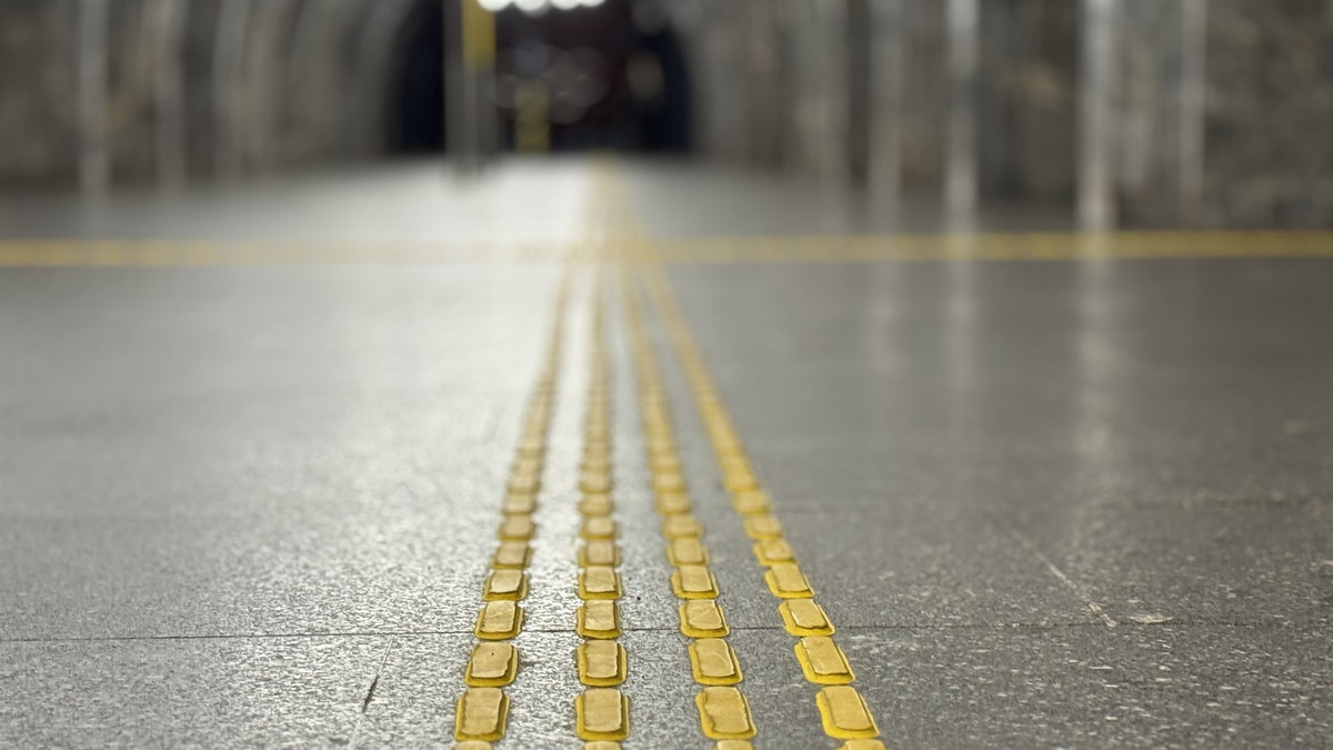 тактильна навігація в метро