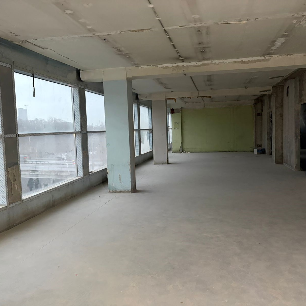 Літаюча тарілка на Либідській