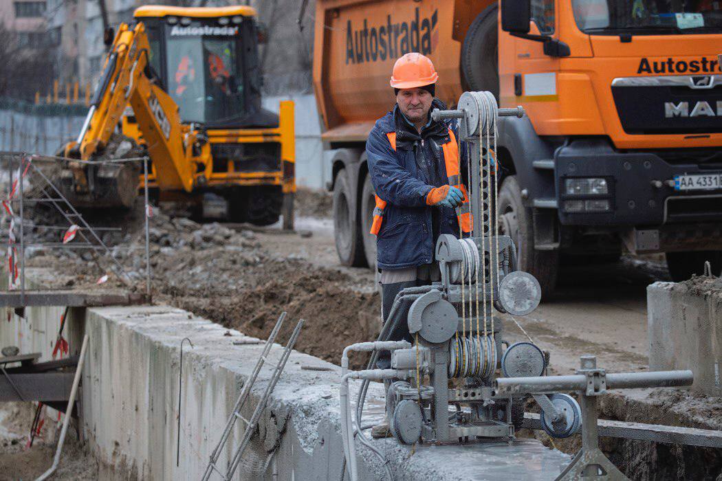 Будівництво метро на Виноградар