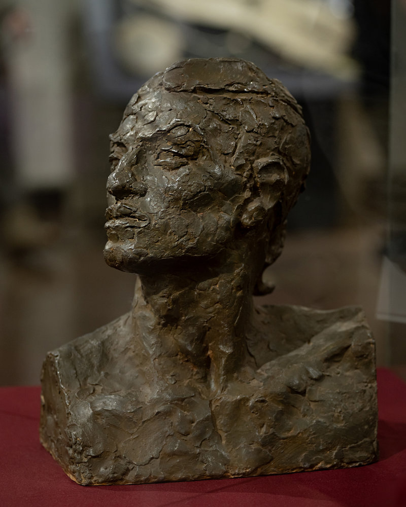 виставкка про Сержа Лифаря