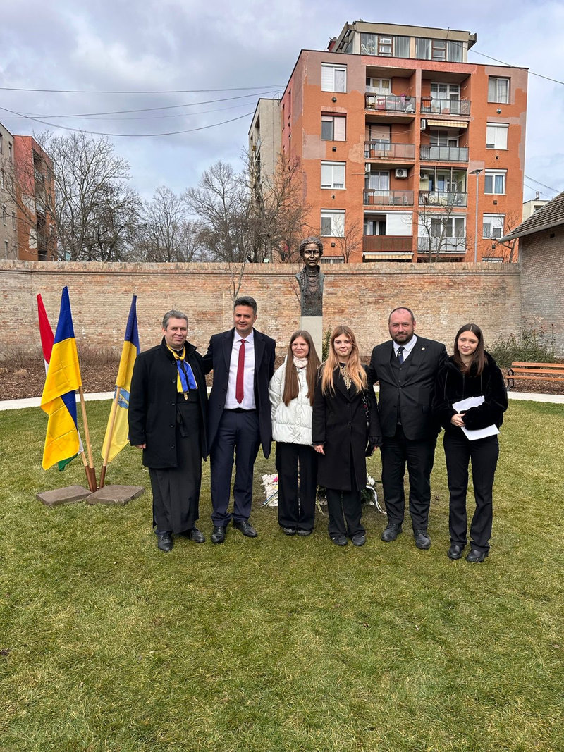 пам'ятник Лесі Українки