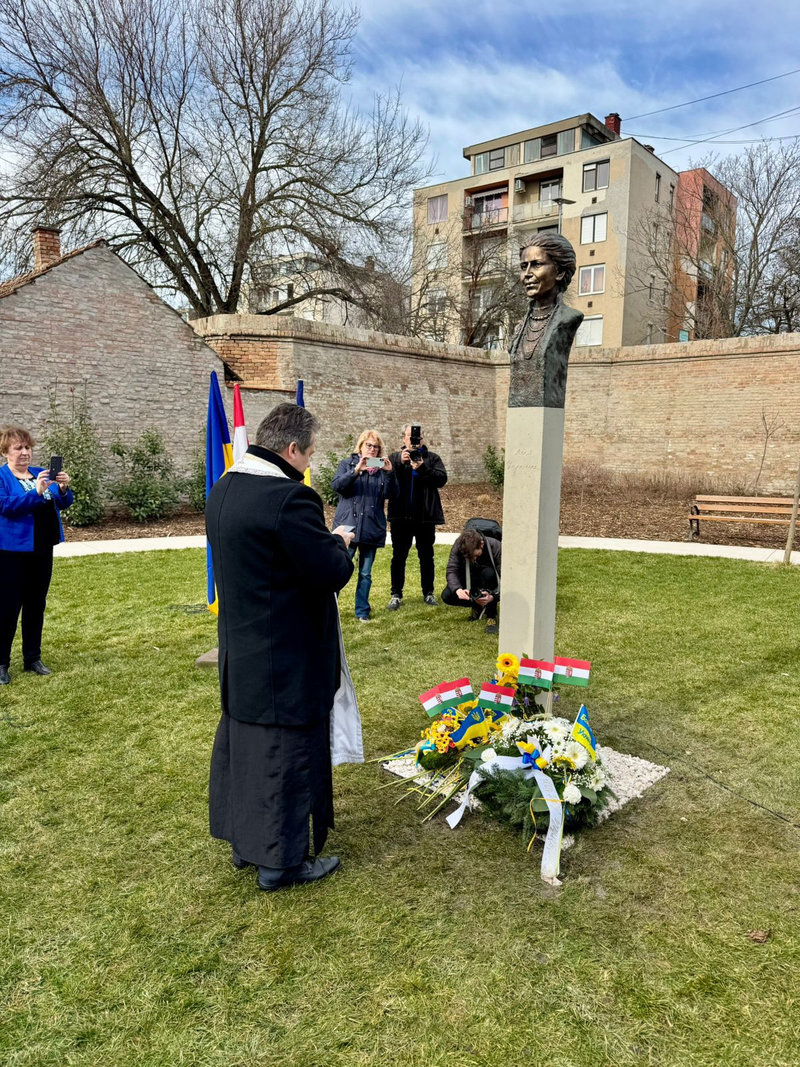 пам'ятник Лесі Українки