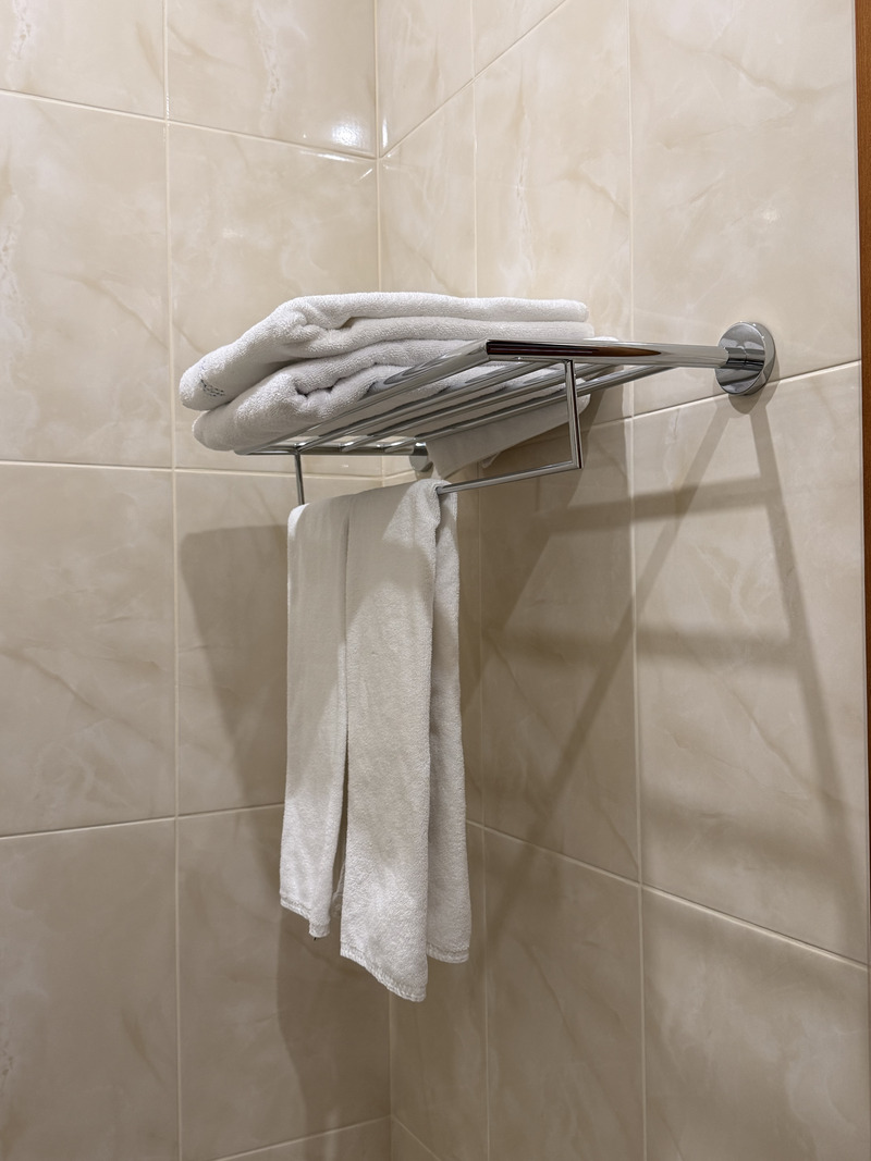 Готель Україна