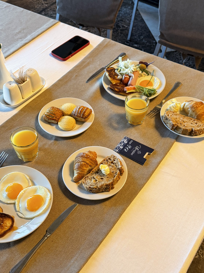 Готель Україна