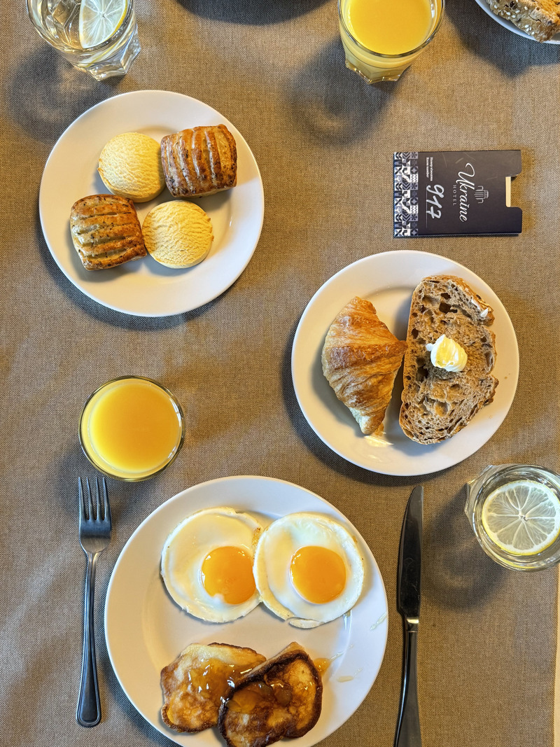 Готель Україна