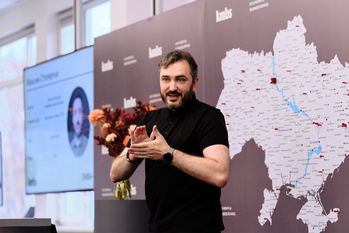 Максим Столярчук