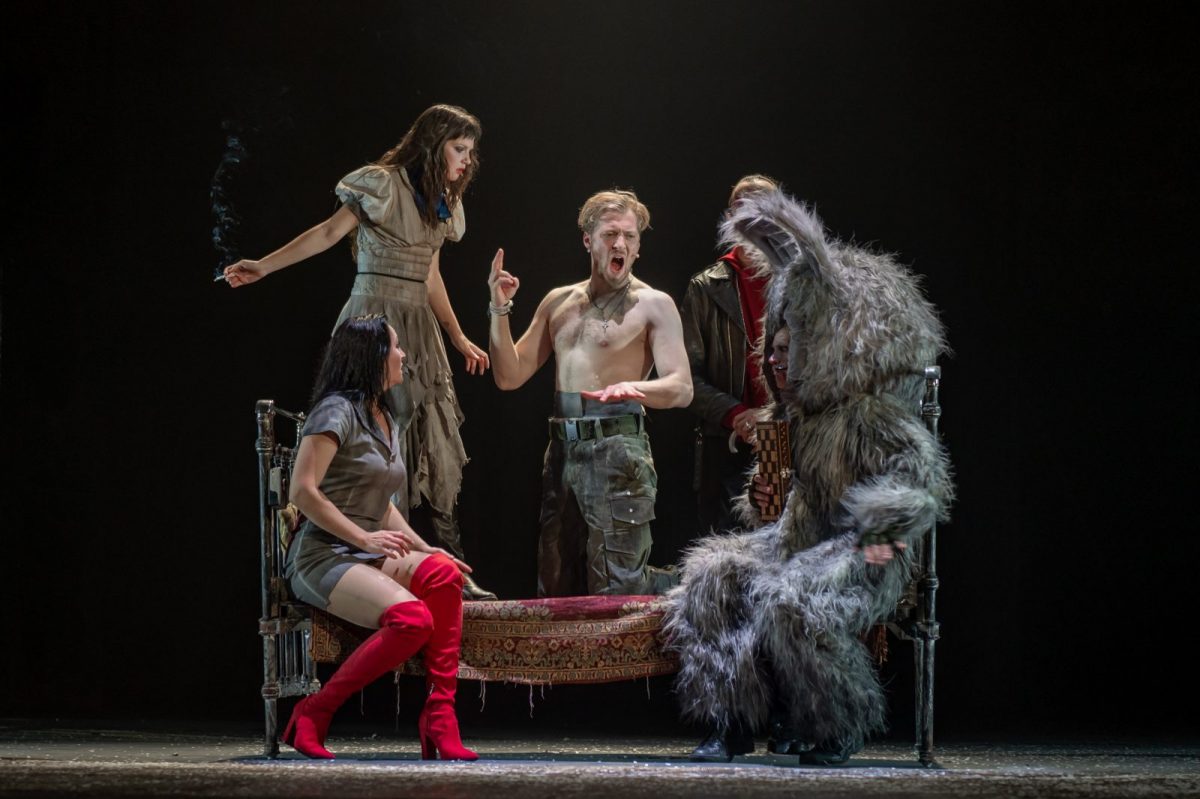 Вистава Я бачу, вас цікавить пітьма