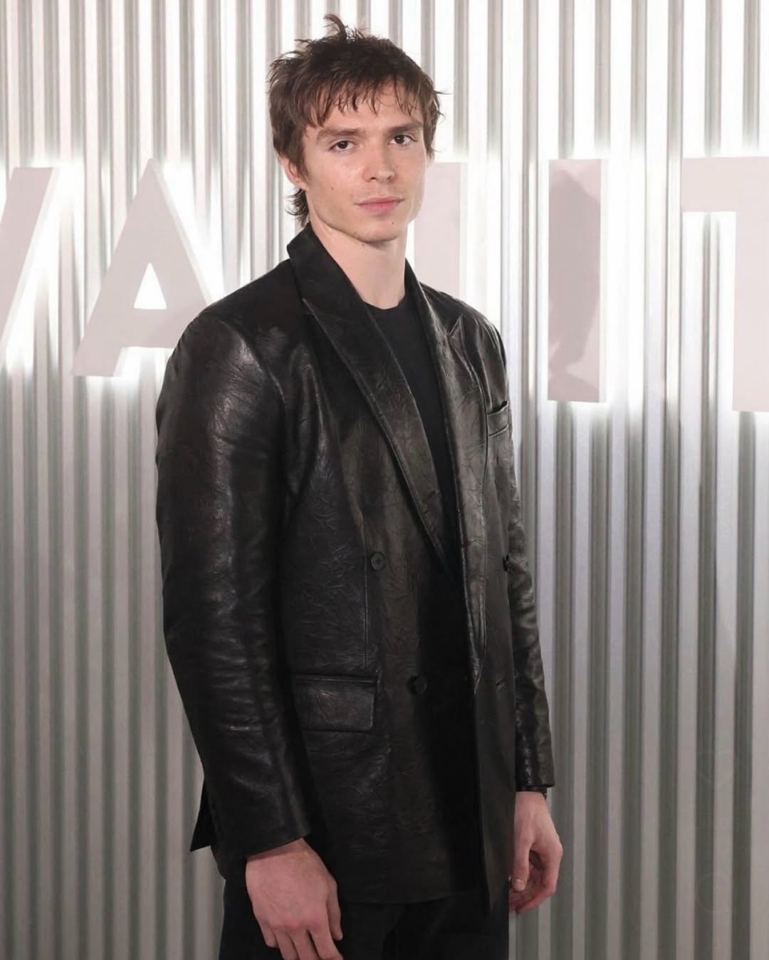 Ніколас Чавес у жакеті KULAKOVSKY