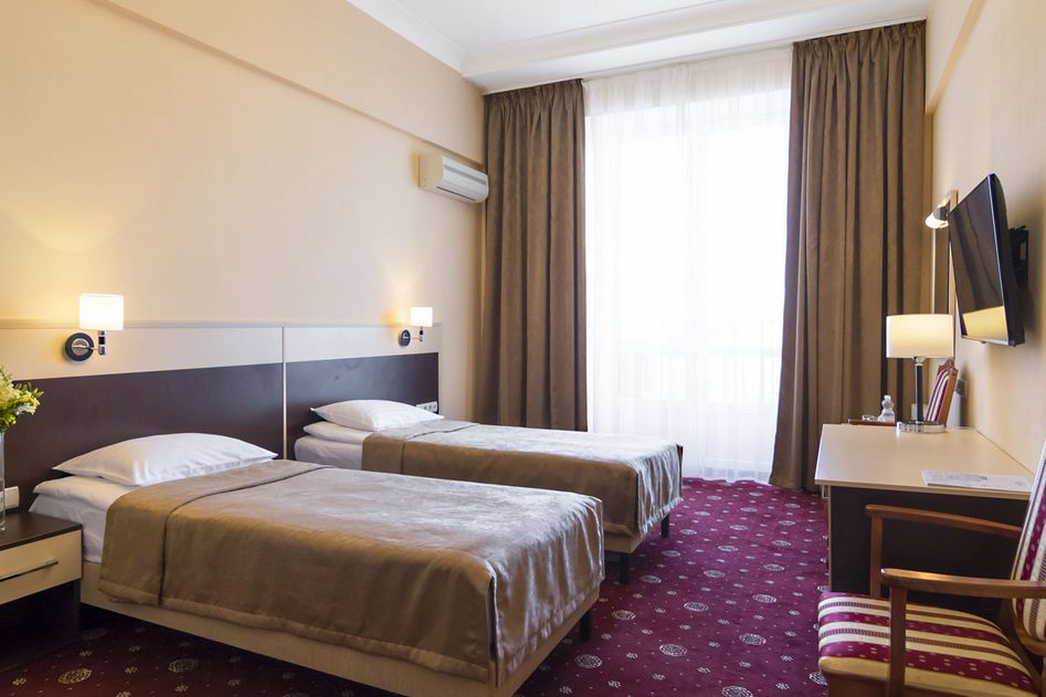 Готель Україна