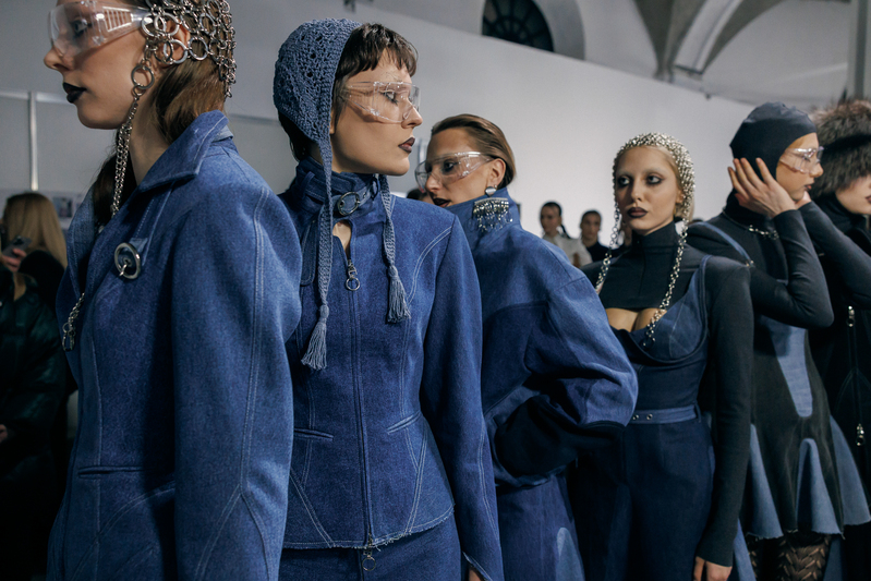 Речі брендуUPSLOWUSE