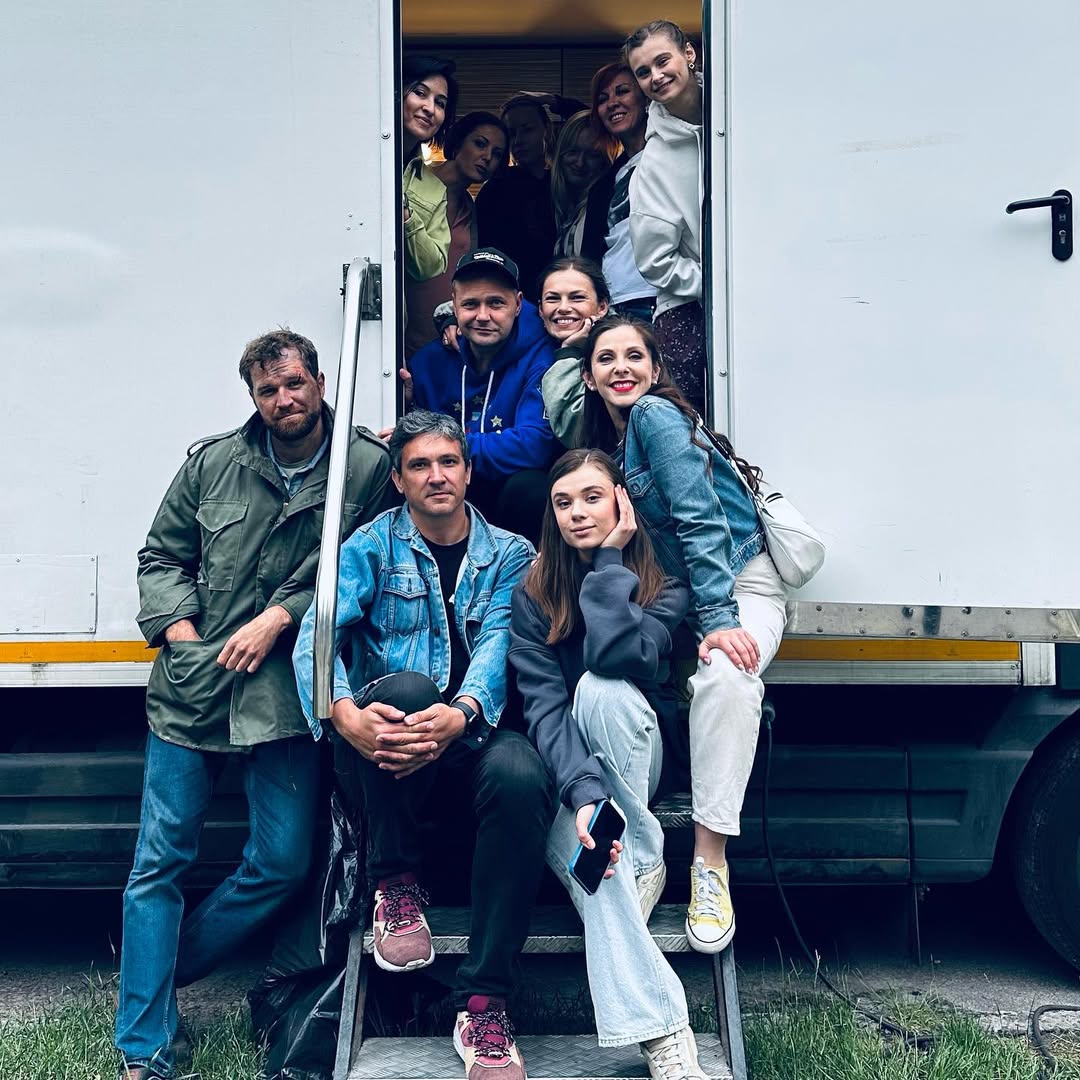 Сергій Кисіль з колегами у серіалі Просто Надія