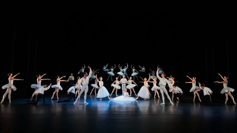 Сюїта в білому Сержа Лифаря