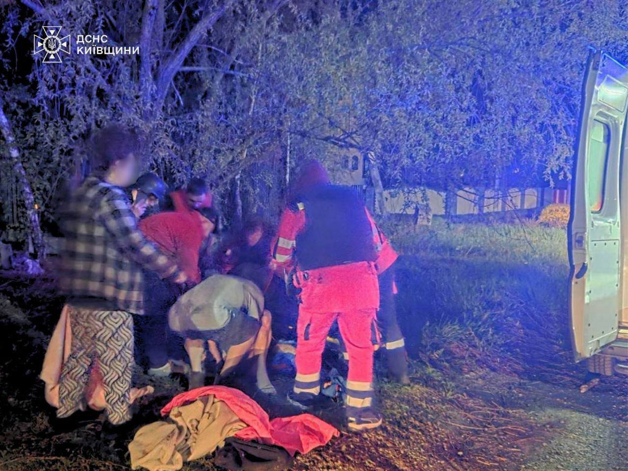 Росія завдала пошкоджень у Броварському районі. Фото: ДСНС