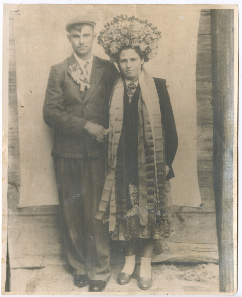 Фото весільної пари XX століття 