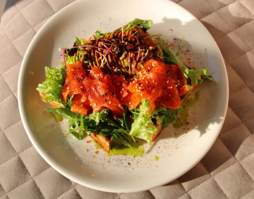 Сніданки у STORIES cafe