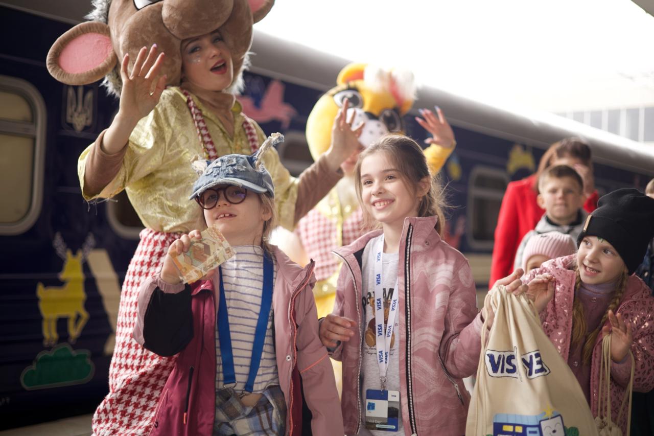 Нові дитячі купейні вагони