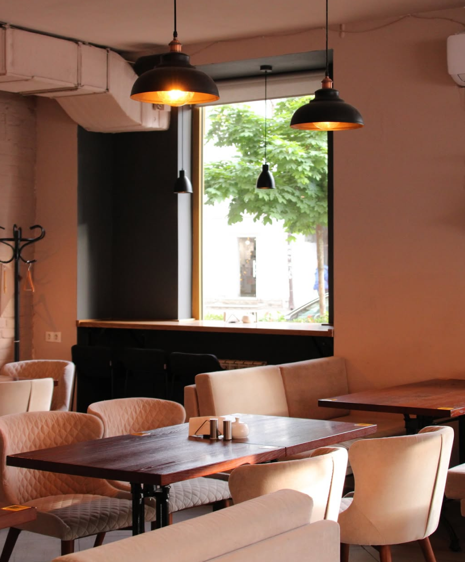 Сніданки у STORIES cafe