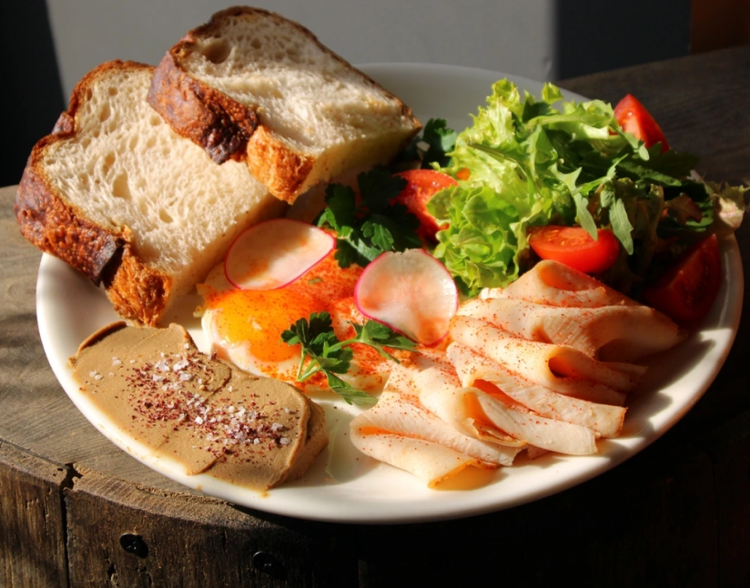 Сніданки у STORIES cafe