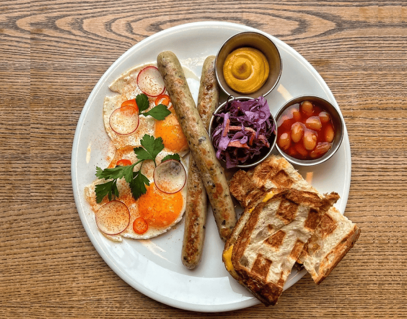 Сніданки у STORIES cafe