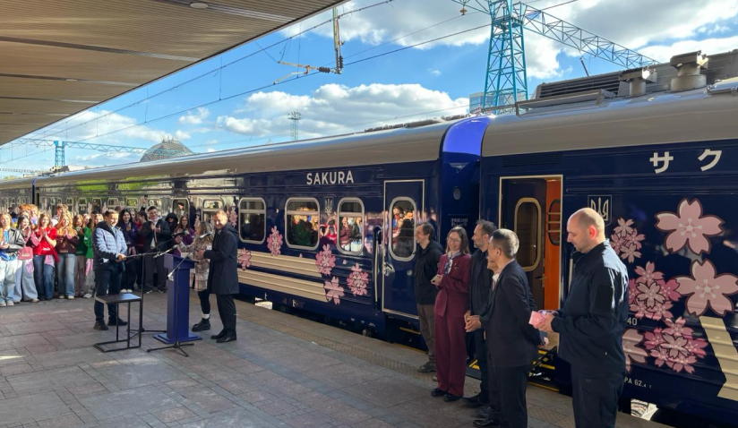 На маршруті Київ-Ужгород запустили новий флагманський потяг