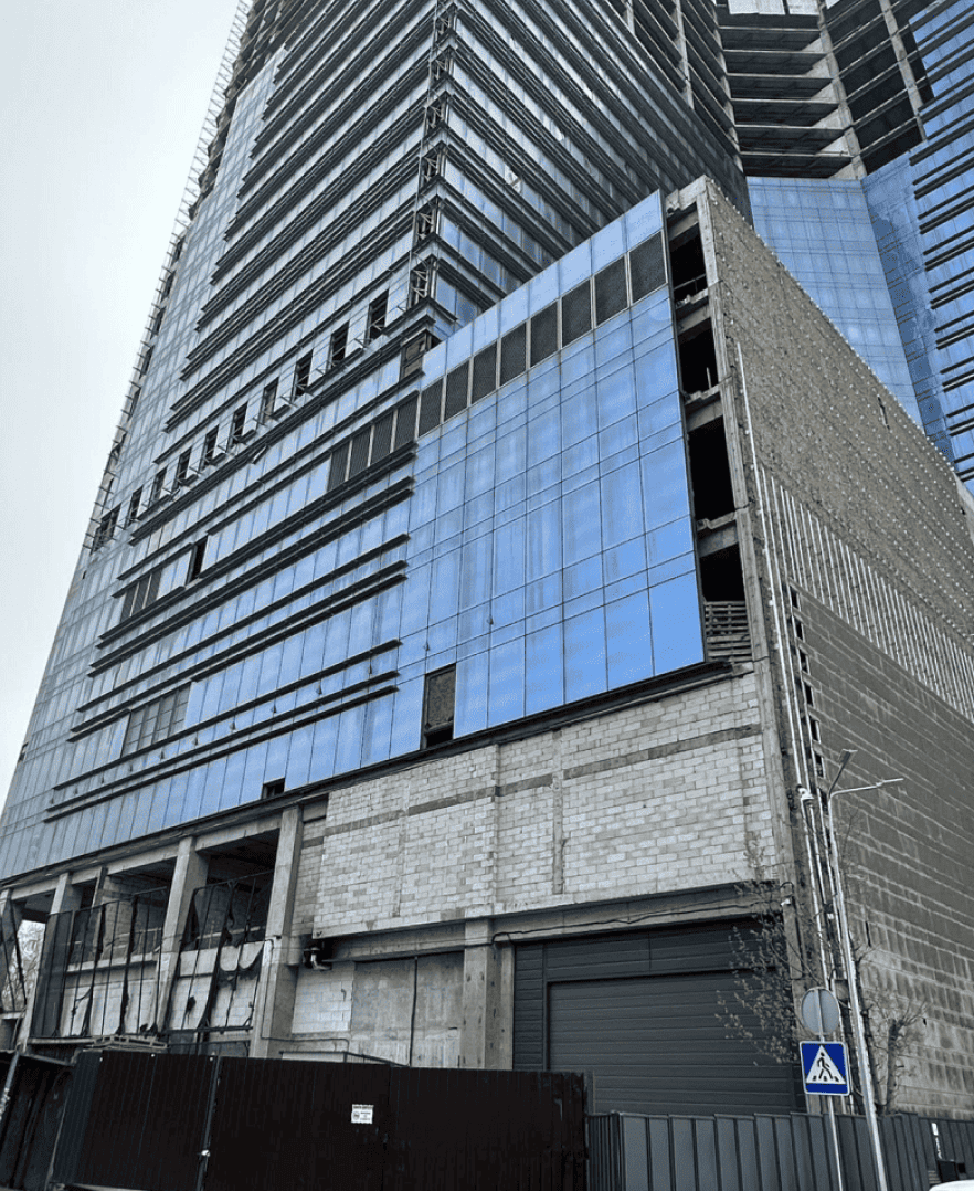 У Sky Tower знову триває будівництво